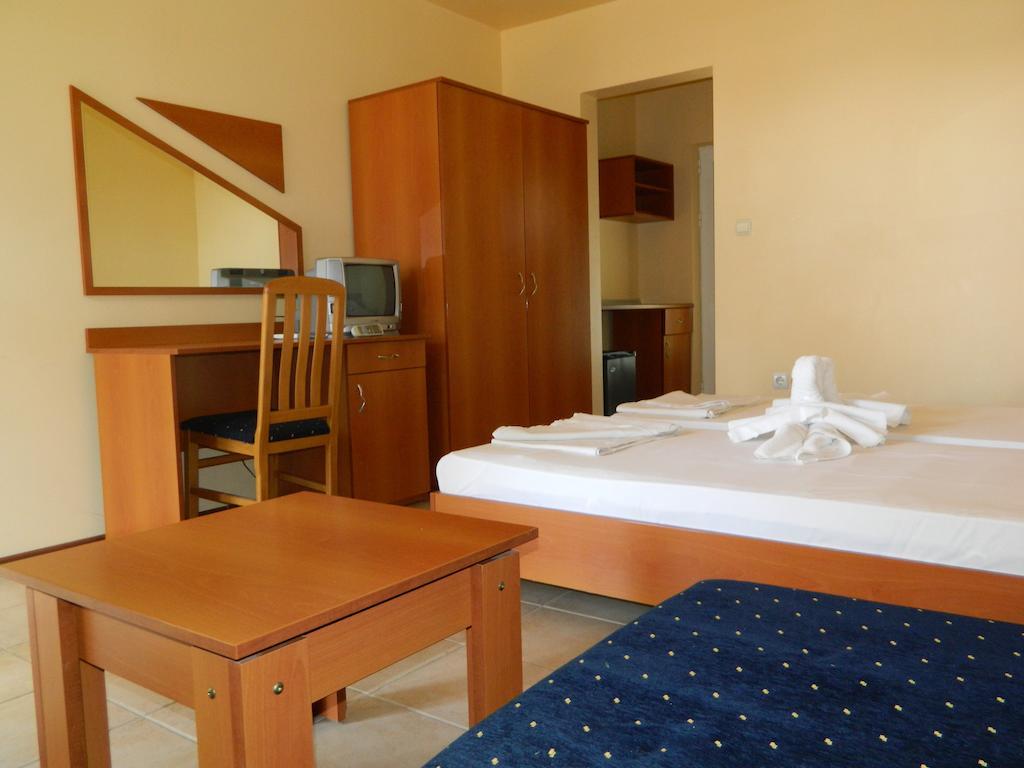 Family Hotel Privileg Pantai Sunny Ruang foto
